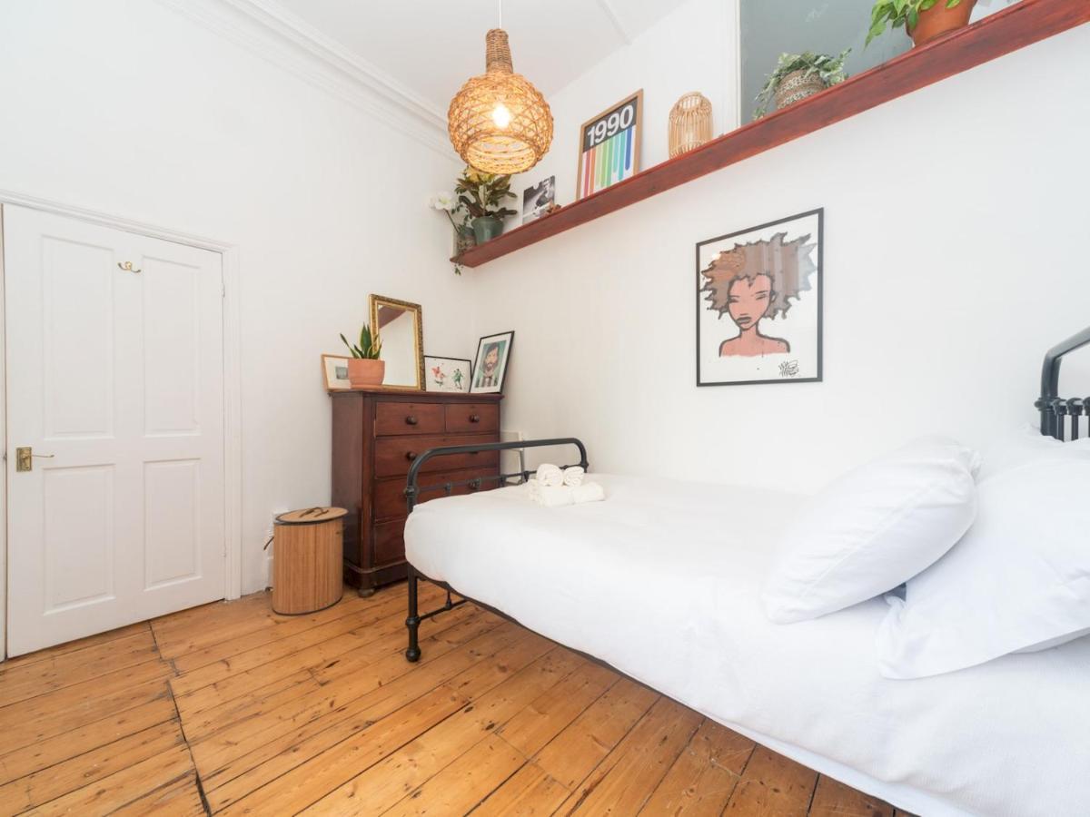 לונדון Pass The Keys Rustic And Quirky Flat In Charming Charlton Village מראה חיצוני תמונה
