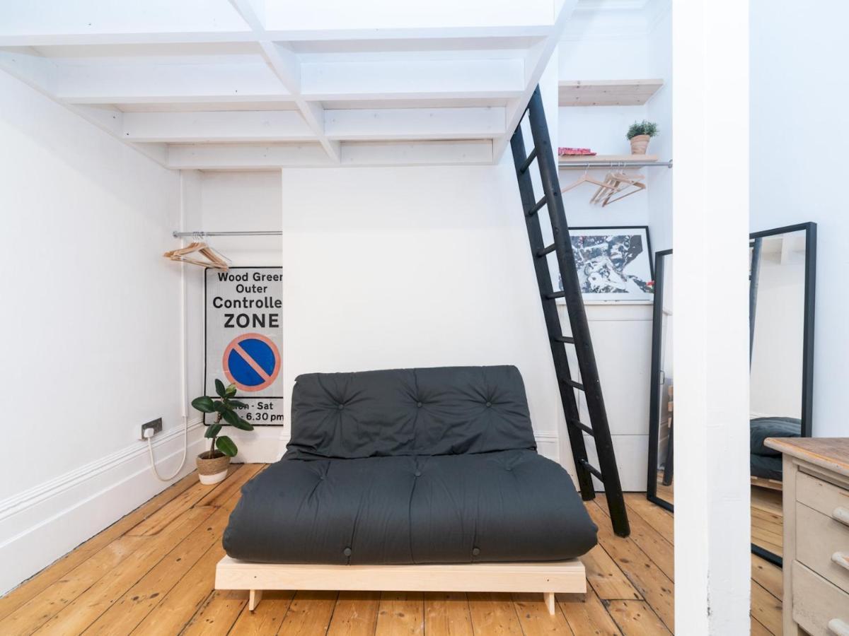 לונדון Pass The Keys Rustic And Quirky Flat In Charming Charlton Village מראה חיצוני תמונה