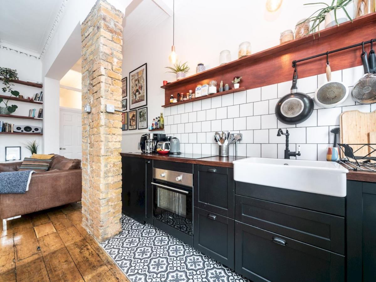 לונדון Pass The Keys Rustic And Quirky Flat In Charming Charlton Village מראה חיצוני תמונה