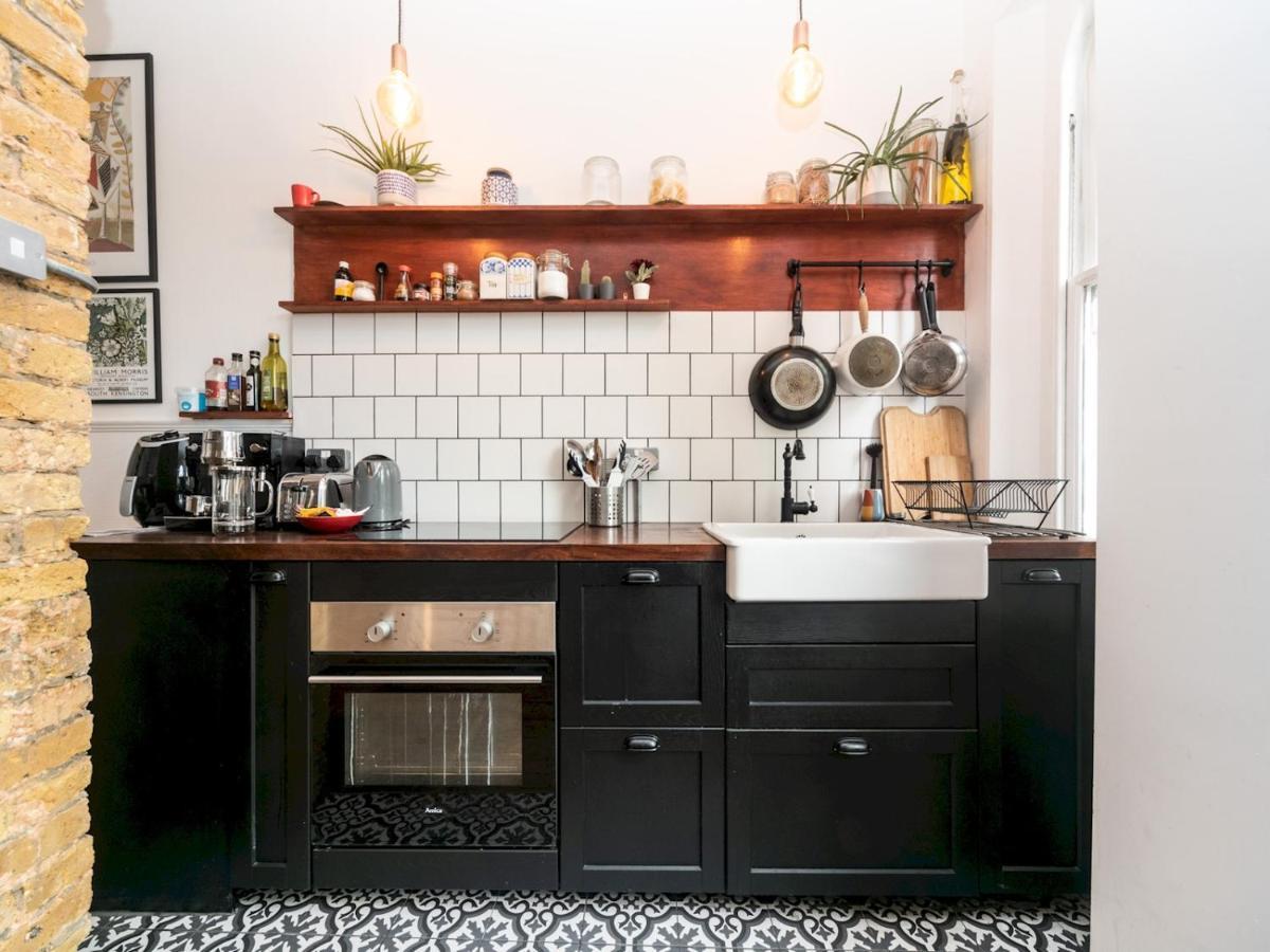 לונדון Pass The Keys Rustic And Quirky Flat In Charming Charlton Village מראה חיצוני תמונה