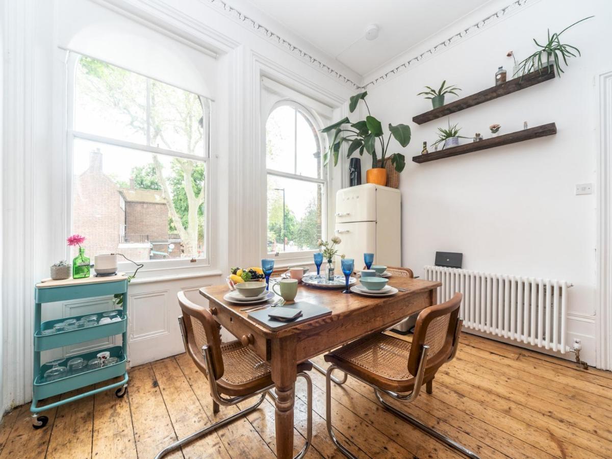 לונדון Pass The Keys Rustic And Quirky Flat In Charming Charlton Village מראה חיצוני תמונה