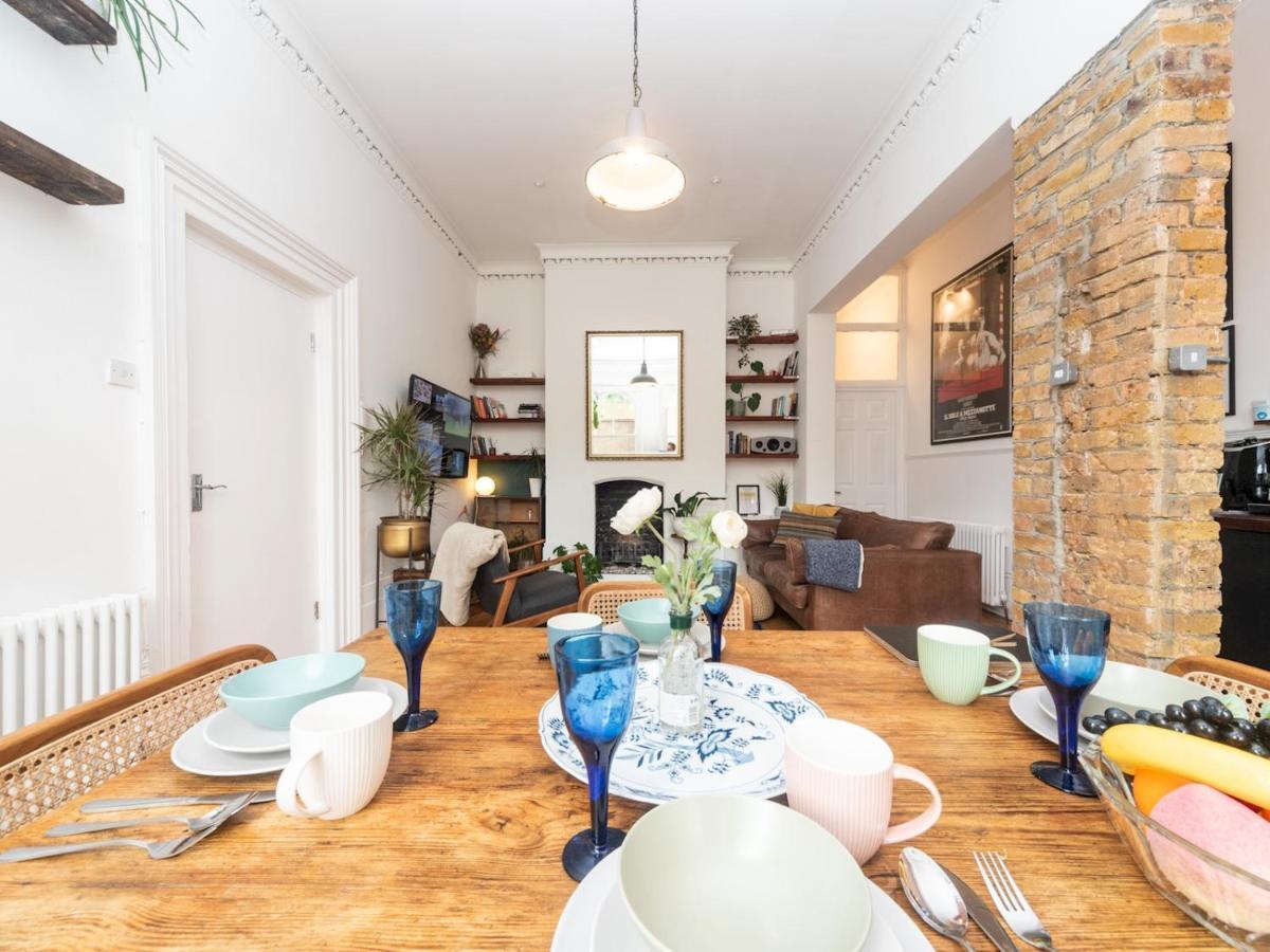 לונדון Pass The Keys Rustic And Quirky Flat In Charming Charlton Village מראה חיצוני תמונה