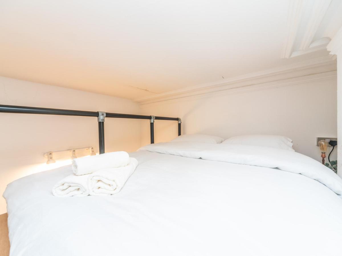 לונדון Pass The Keys Rustic And Quirky Flat In Charming Charlton Village מראה חיצוני תמונה